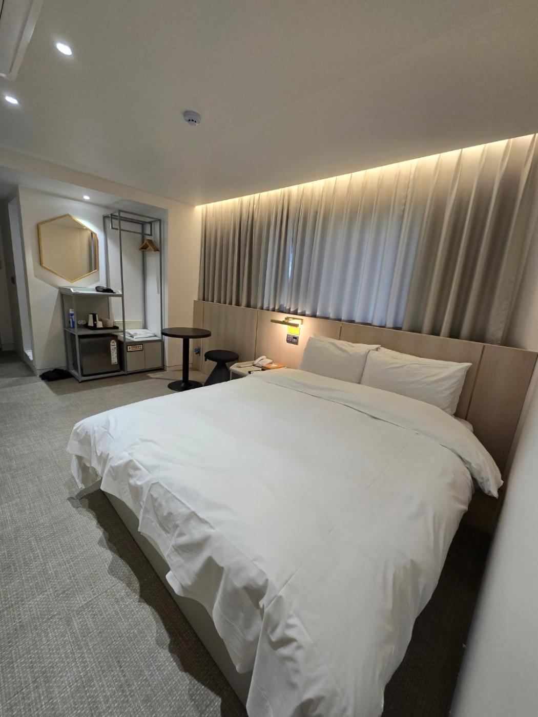 Hotel The Grang Seogwipo Esterno foto